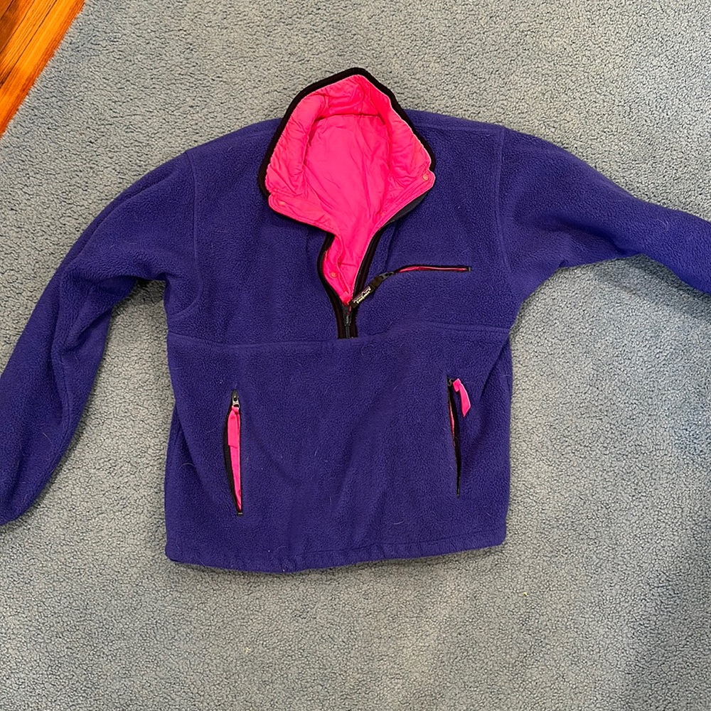 Blue/pink insulated Patagonia fleece